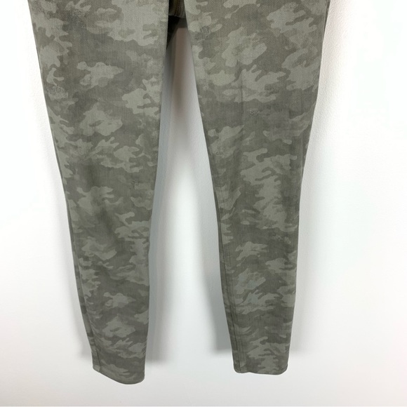 Spanx Jeanish Green Camo Pull On Legging Pants Size Small - Picture 4 of 13